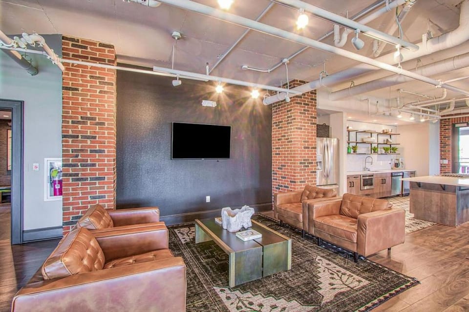 Landing at Meeting Street Lofts - 2 Bedrooms in East Central Apartment in Charleston