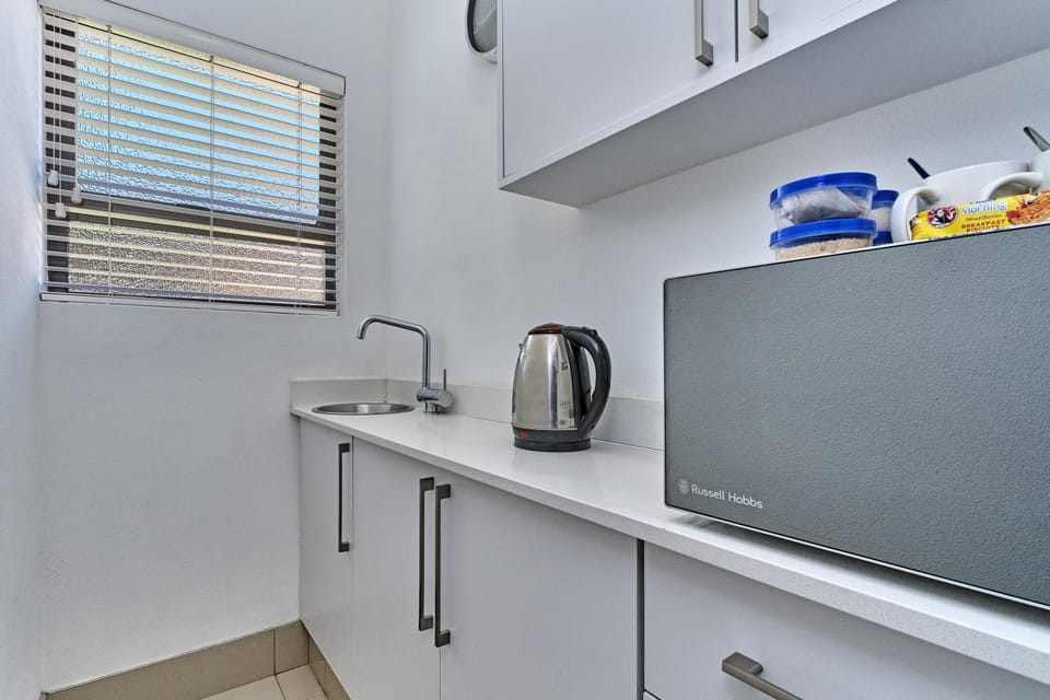 2 Kiaat Suites Bed and Breakfast in North West, South Africa