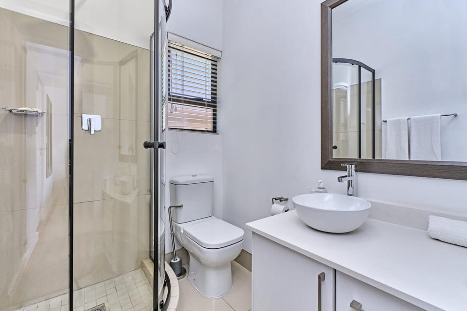 2 Kiaat Suites Bed and Breakfast in North West, South Africa