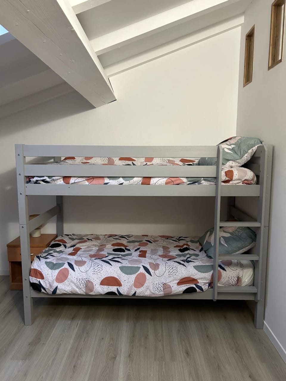 Bedroom, bunk bed
