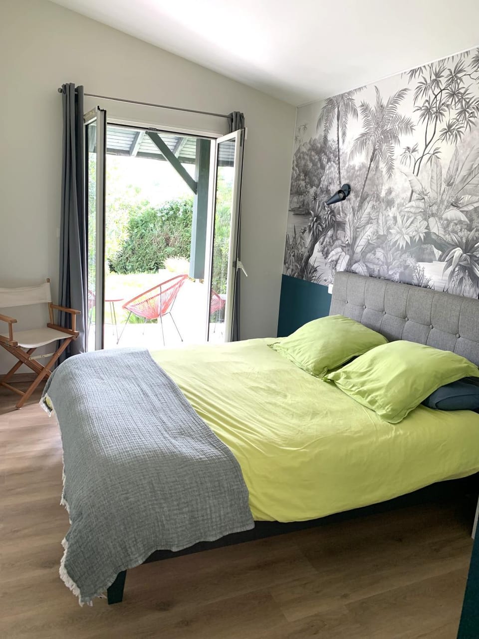 Photo of the whole room