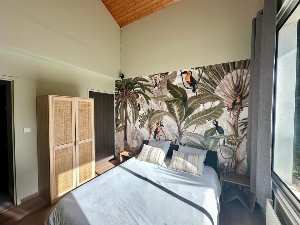Villa Ongizatea au calme avec piscine et vue montagne Bed and Breakfast in Urrugne