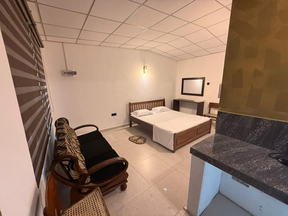 Bed, Photo of the whole room, Seating area, Bedroom