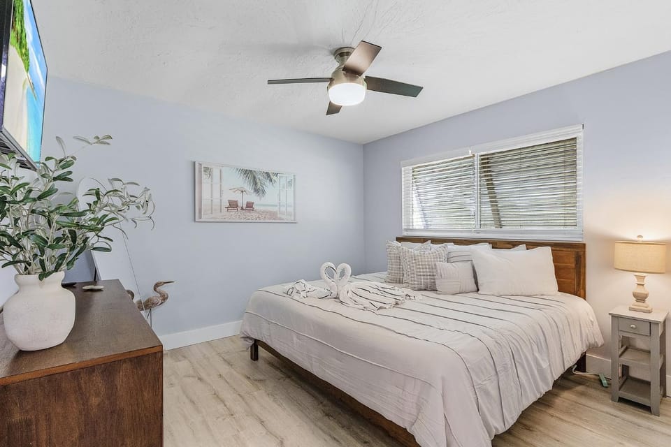 Bed, Bedroom