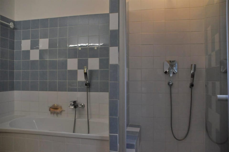 Bathroom, Living room