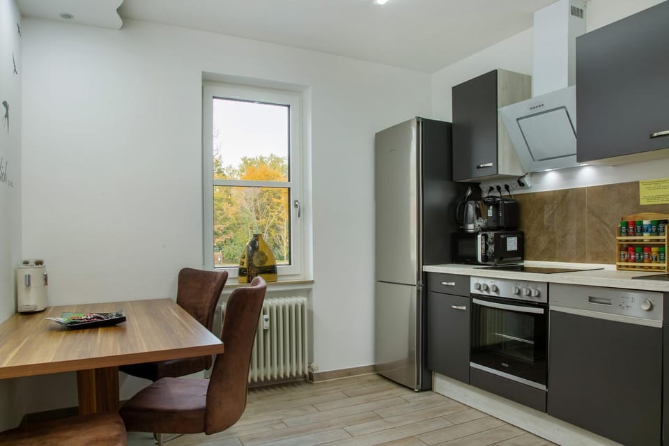Kitchen or kitchenette, Living room
