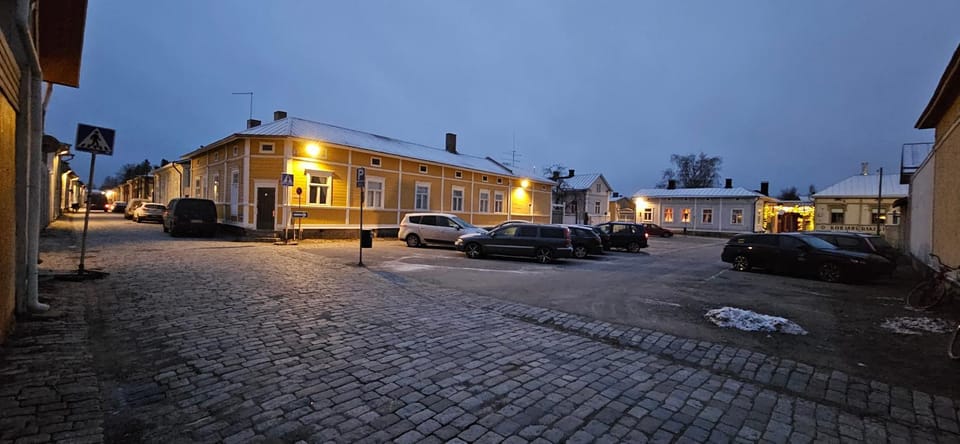 Property building, Night, Neighbourhood, Winter, Street view, Location, Parking