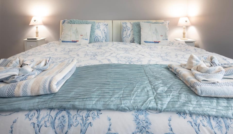 The Firs Bed and Breakfast Bed and Breakfast in Plymouth