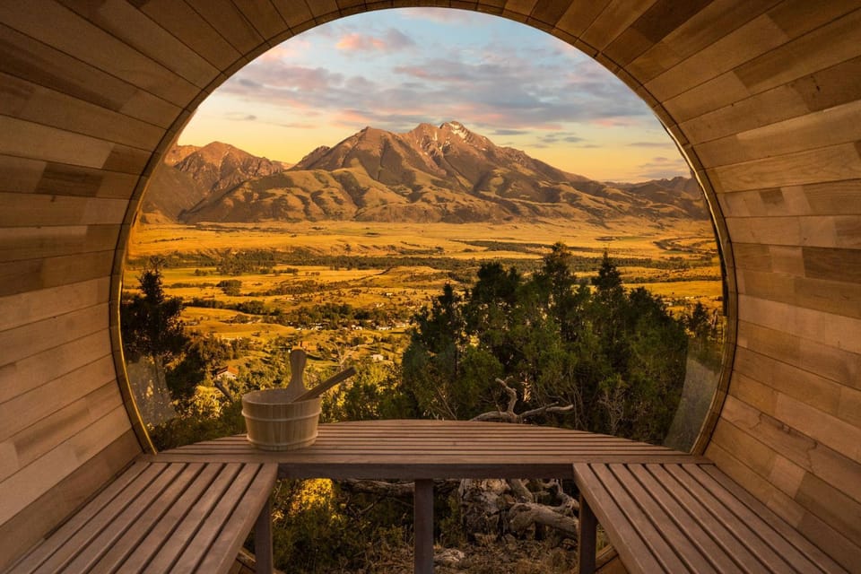 Eagles Wings, Condé Nast Luxe Yellowstone Retreat House in Emigrant