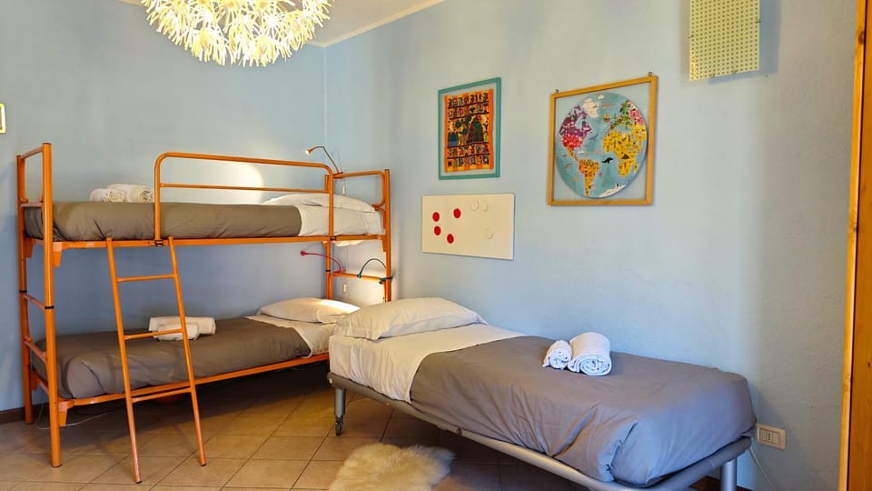 Bed, Bedroom, bunk bed