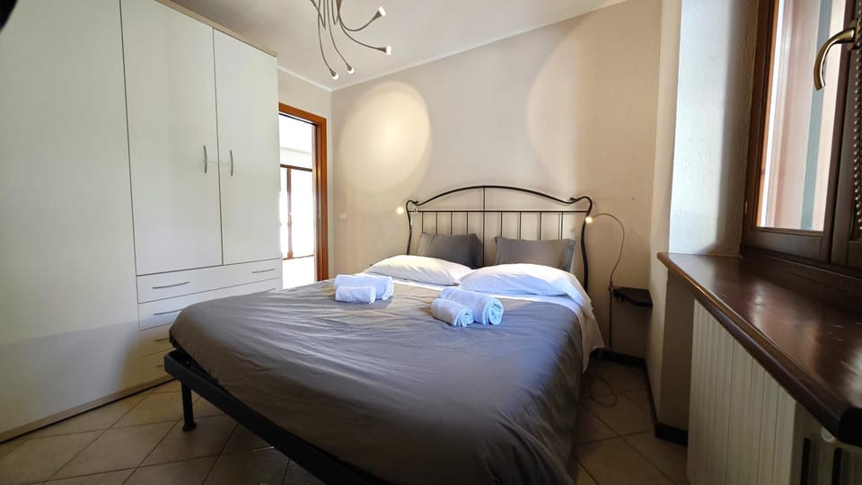 Bed, Photo of the whole room, Bedroom, towels, wardrobe