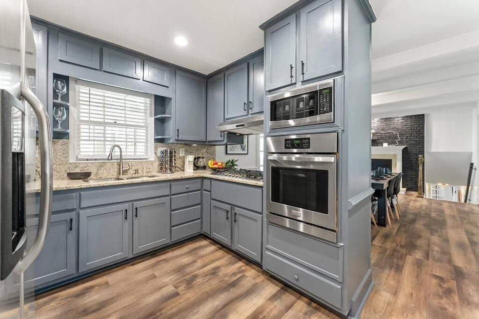 5Br Poolside Escapade Grand Vista Retreat sleeps 24 House in Atlanta