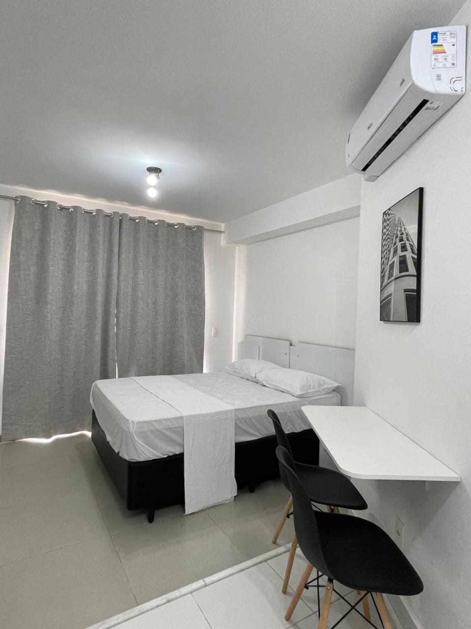 Bed, Photo of the whole room, Bedroom, air conditioner