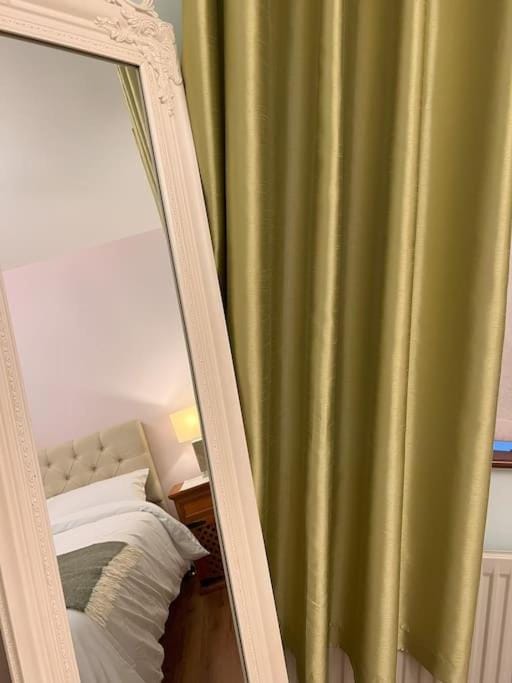 LILY'S LODGE - Beautiful Central Buncrana Home House in County Donegal