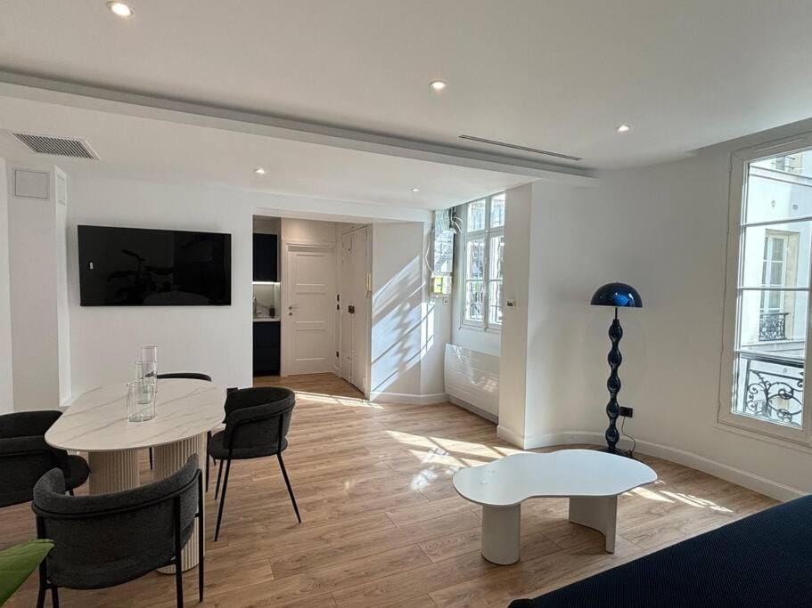 Renovated Apartment near Tuileries and Concorde Apartment in Paris