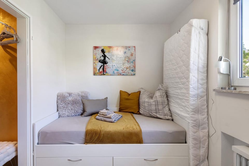Living room, Bedroom