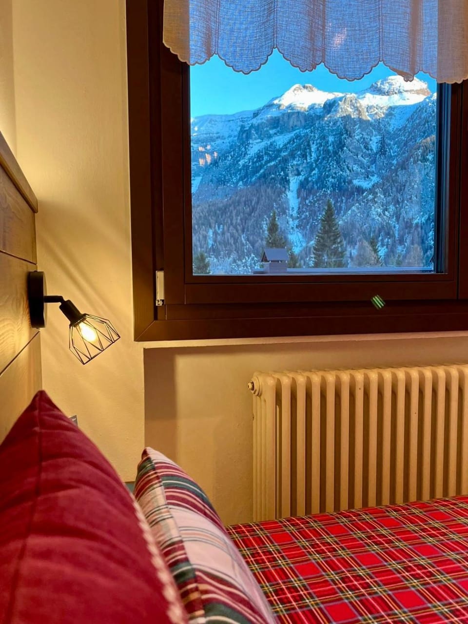 Natural landscape, Photo of the whole room, Bedroom