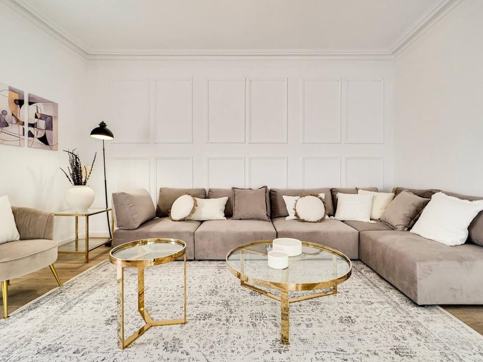 Communal lounge/ TV room, Living room