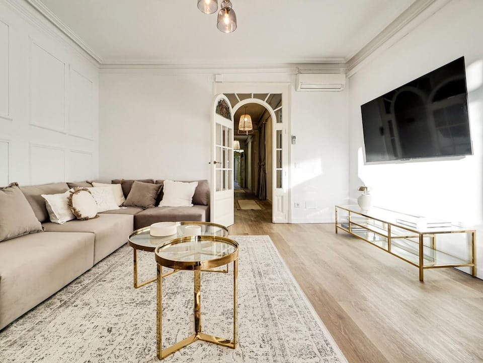 Communal lounge/ TV room, Living room