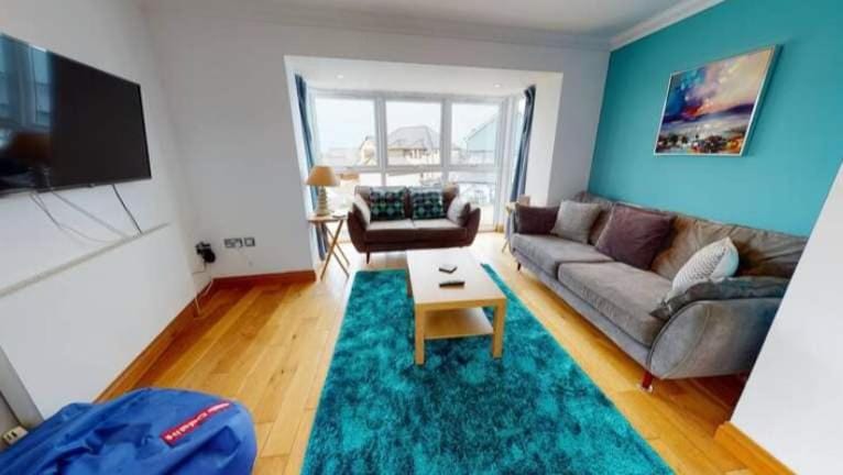 The Crescent - Cosy Town House - Sleeps 8 House in Wales