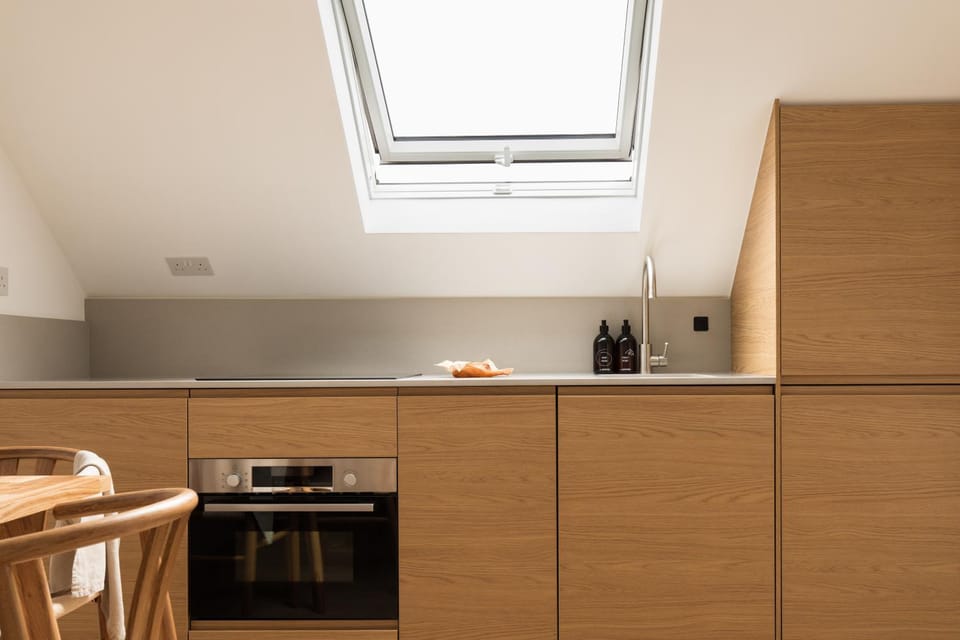 Kitchen or kitchenette, Dining area, stove