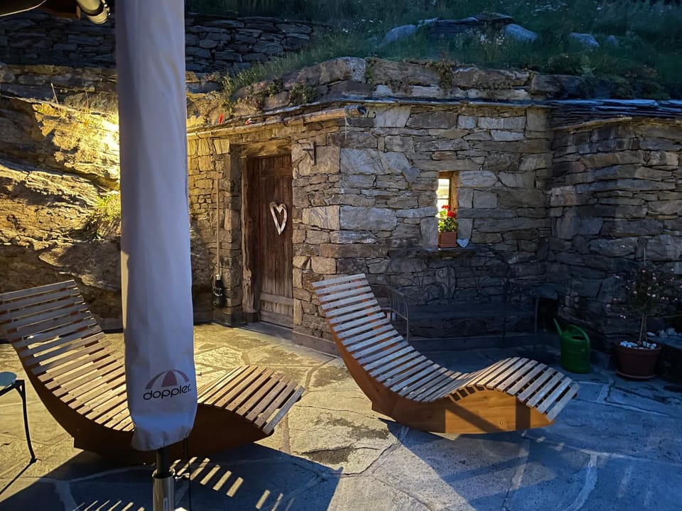 Day, Seating area, sunbed
