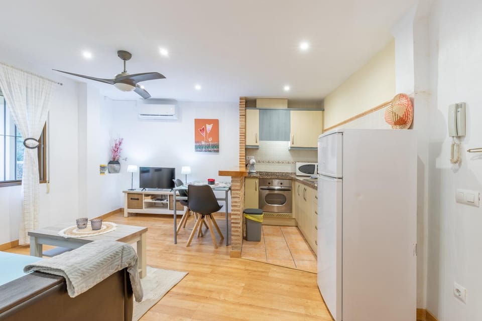 Kitchen or kitchenette, Living room