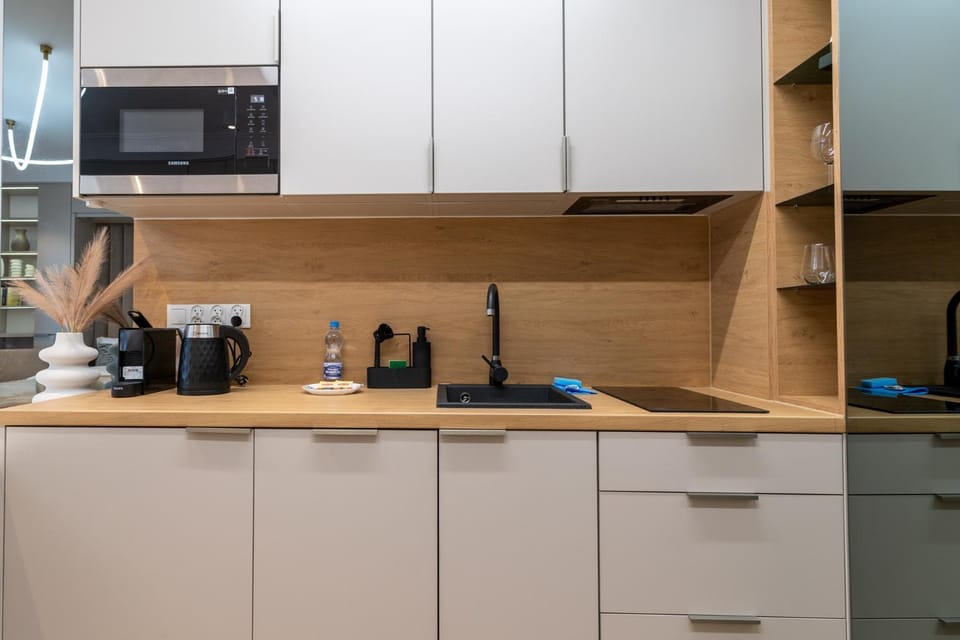 Coffee/tea facilities, Kitchen or kitchenette, dishwasher, stove