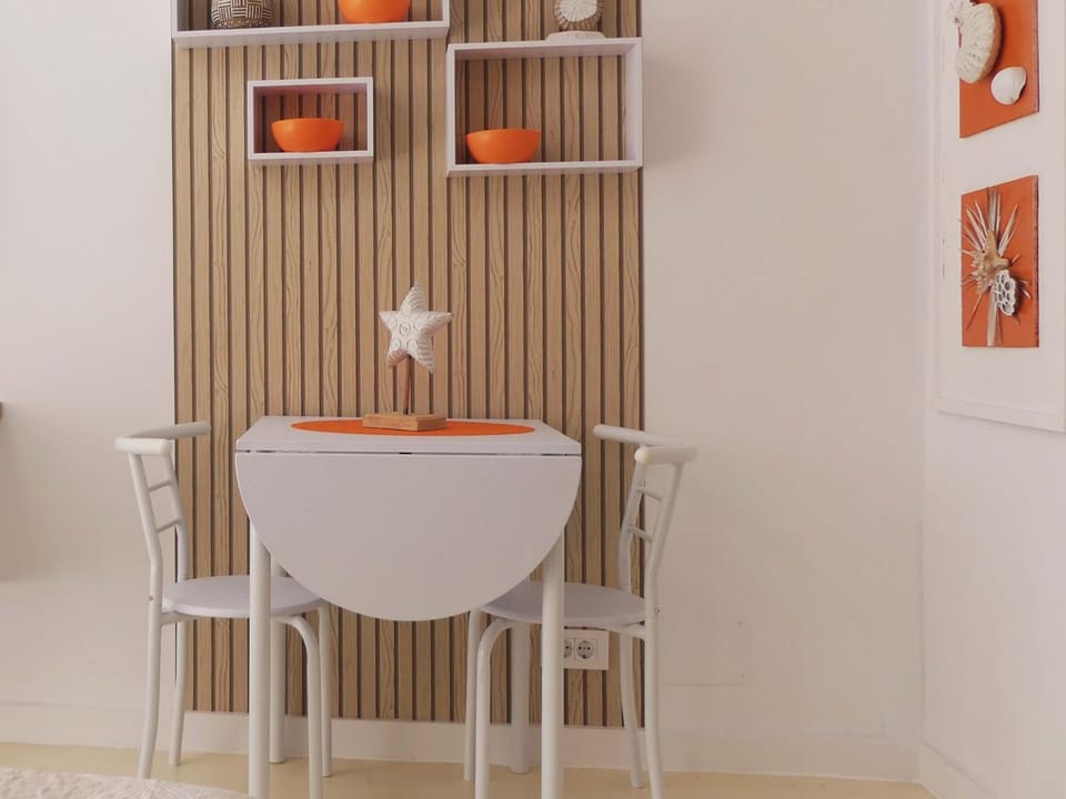 Seating area, Dining area