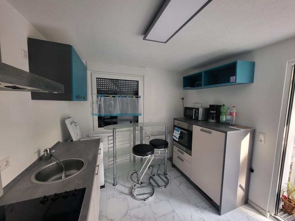Coffee/tea facilities, Kitchen or kitchenette, Dining area, minibar, oven, pet friendly, stove, toaster