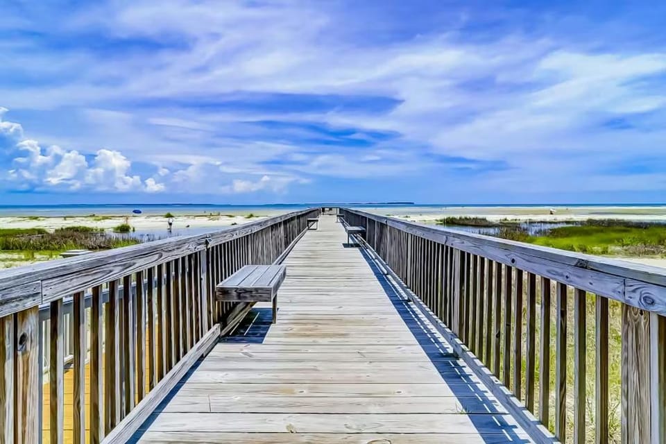 The Islander- Luxurious Island Oasis Apartment in Hilton Head Island