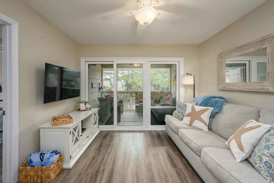 The Islander- Luxurious Island Oasis Apartment in Hilton Head Island