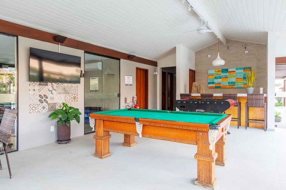 Billiard, Game Room