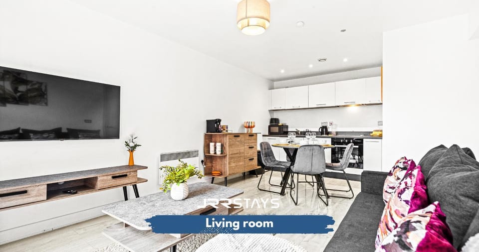 TV and multimedia, Kitchen or kitchenette, Living room, Seating area, Dining area