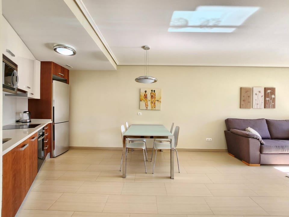 Spacious 2 Bedroom Flat in Playa de la Tejita Apartment in Abona