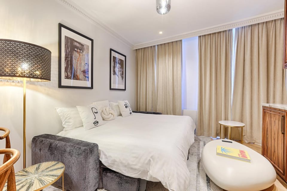 Stunning 1 bedroom for 4 near Montparnasse Apartment in Paris