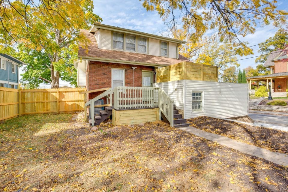 Historic Independence Sq, Walkable 4BR/2BA Home House in Independence