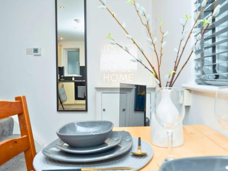 Restaurant/places to eat, Dining area, Breakfast, minibar