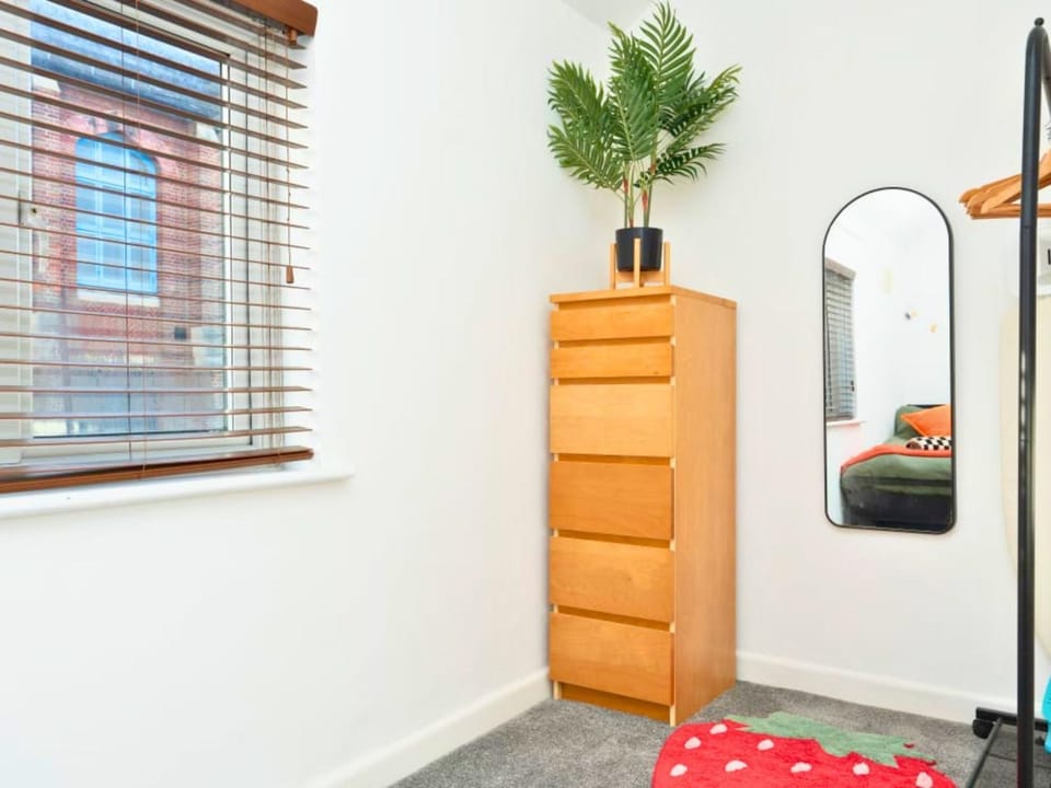 Decorative detail, Bedroom, room service, safe