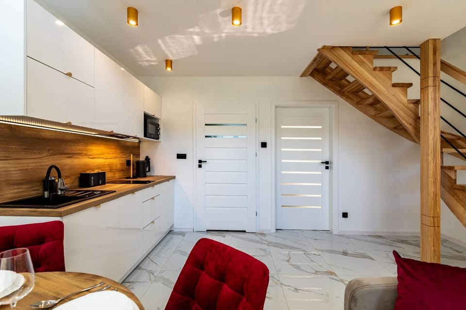 Kitchen or kitchenette, Living room, Seating area, Dining area, stove