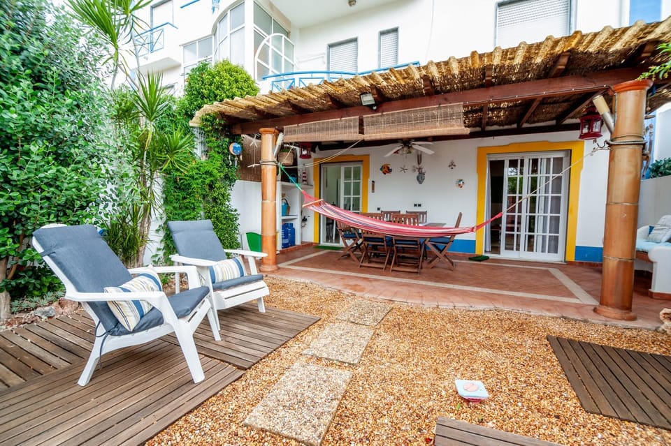 Property building, Off site, Day, Garden, Dining area