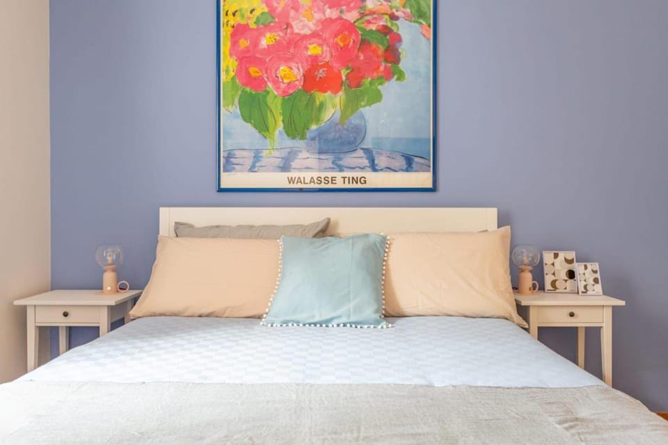 Bed, Photo of the whole room, Decorative detail, Bedroom