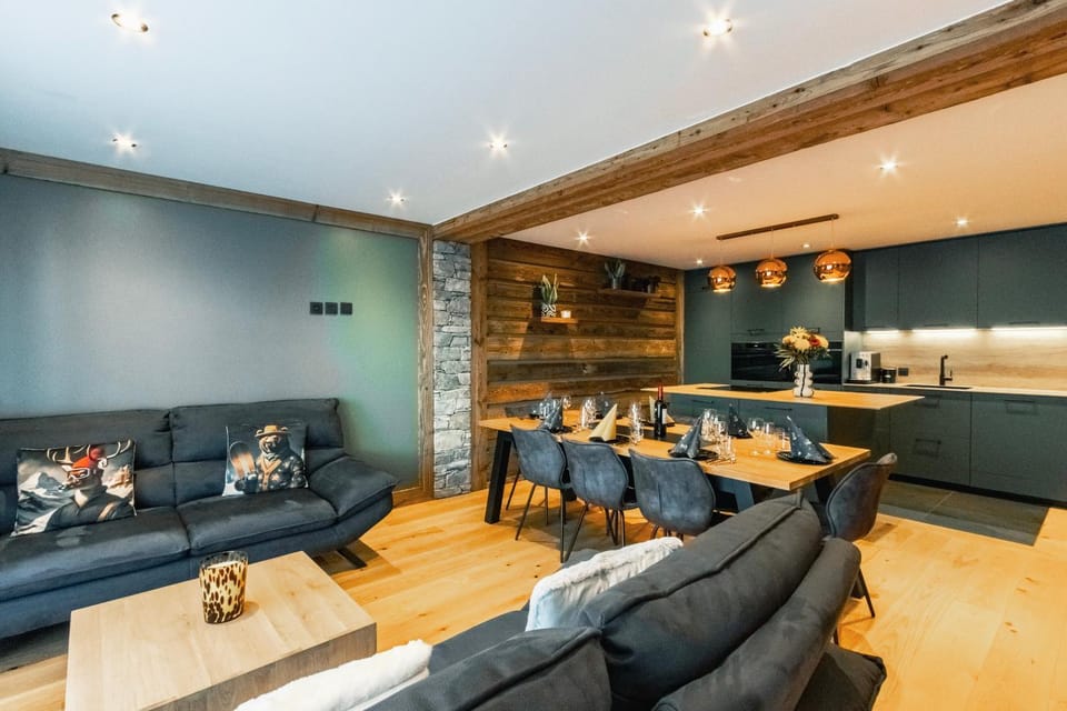 Kitchen or kitchenette, Living room, Seating area