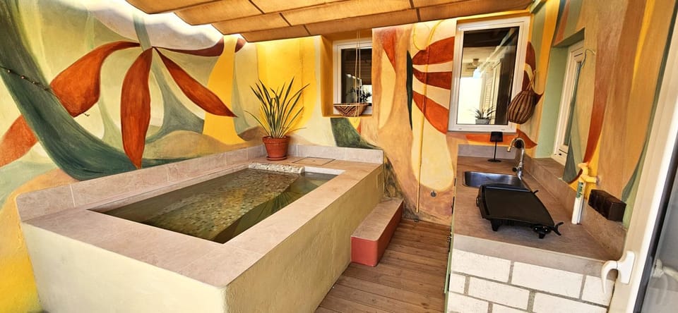 BBQ facilities, Pool view