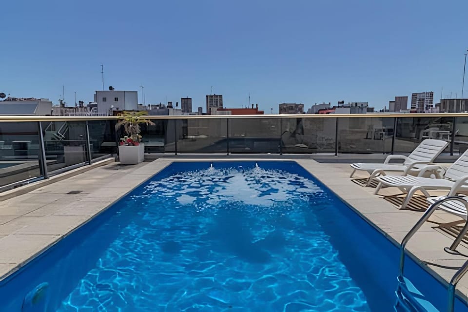 Arenales: Modern Apartments with Pool and 24-Hour Security in Recoleta Apartment in Buenos Aires