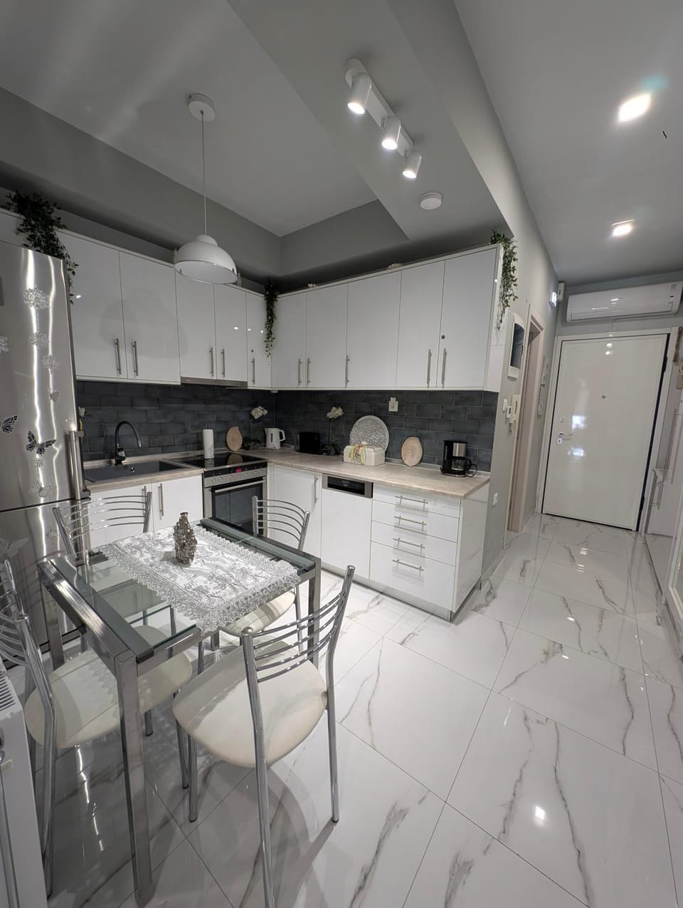 EV Apartment with free parking place Apartment in Volos