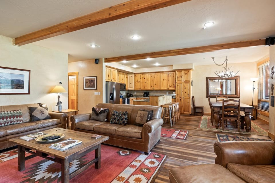 Glenfiddich Condo, Deer Valley Resort, Cozy Interiors, Private Patio, Private Hot Tub, Stunning View Resort in Park City