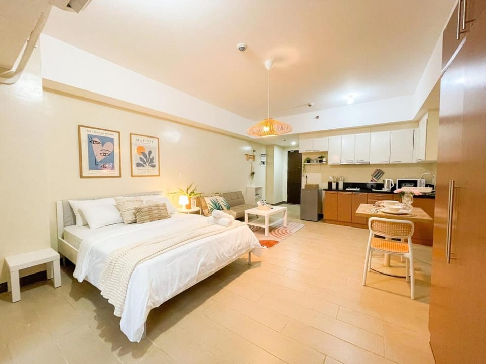 Luxurious Condo Beside Venice Mall #vlrtd20e House in Makati