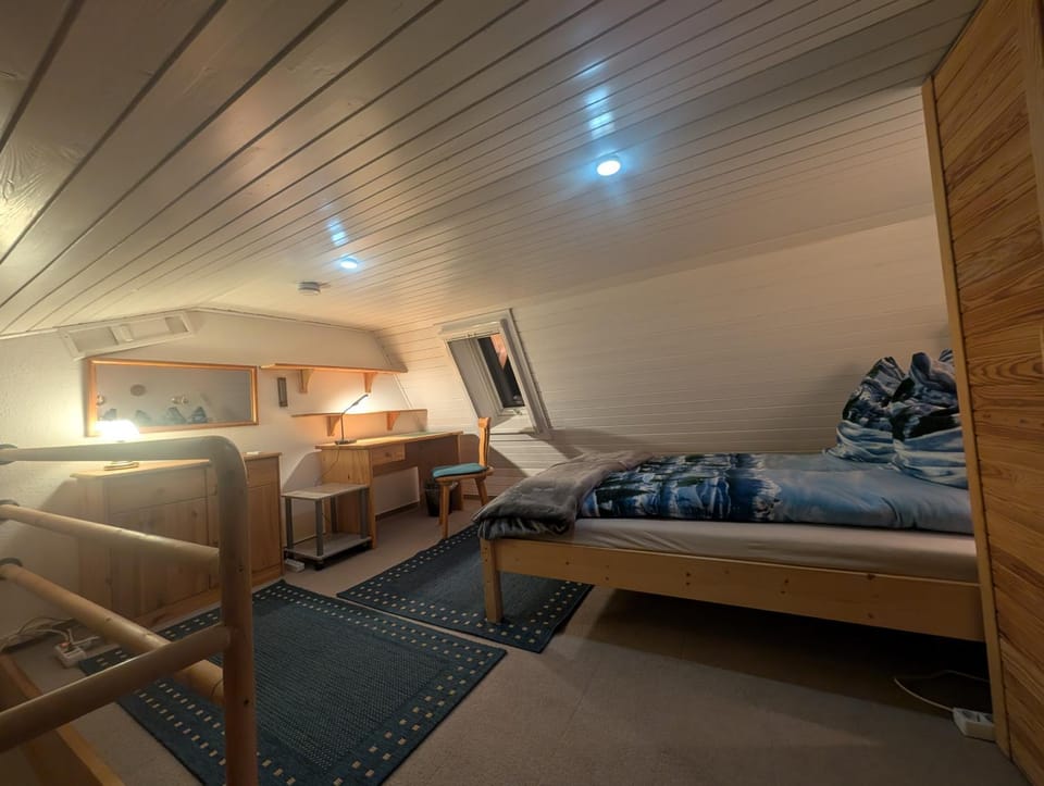 Bed, Photo of the whole room