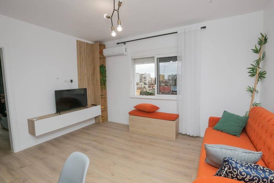 Communal lounge/ TV room, TV and multimedia, Living room, Seating area, Evening entertainment